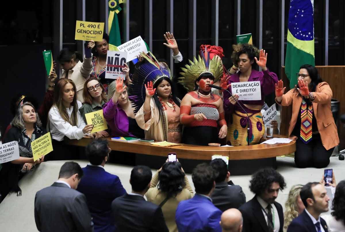 Capa do podcast Aprovação do marco temporal representa novo golpe contra o direito dos povos indígenas e contra a proteção do meio ambiente no Brasil
