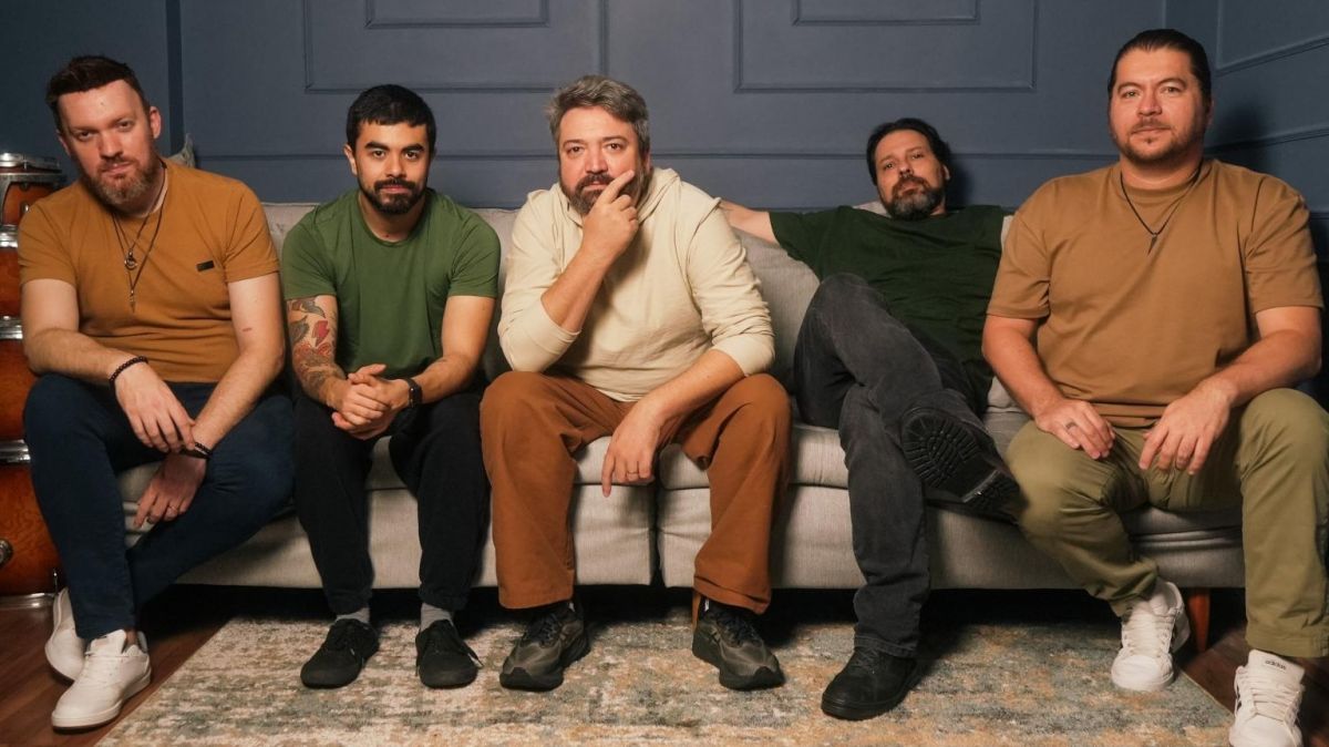 Capa do podcast Banda paulista Canvas mistura rock, reggae, funk e pop no álbum de estreia "Alto"